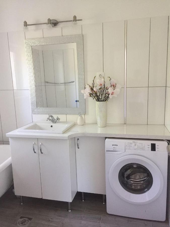 Flair Apartmanhaz Еґер Екстер'єр фото