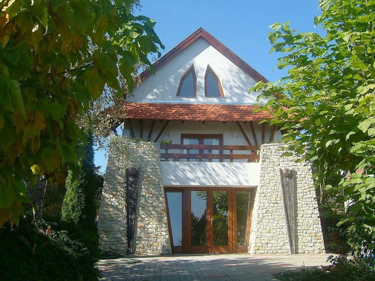 Flair Apartmanhaz Еґер Екстер'єр фото